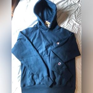 Champion men’s hoodie small blue